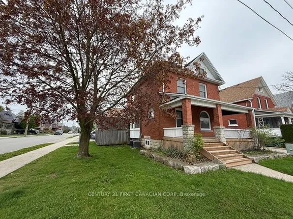 59 5th Ave #A, Saint Thomas, ON N5R 4C7