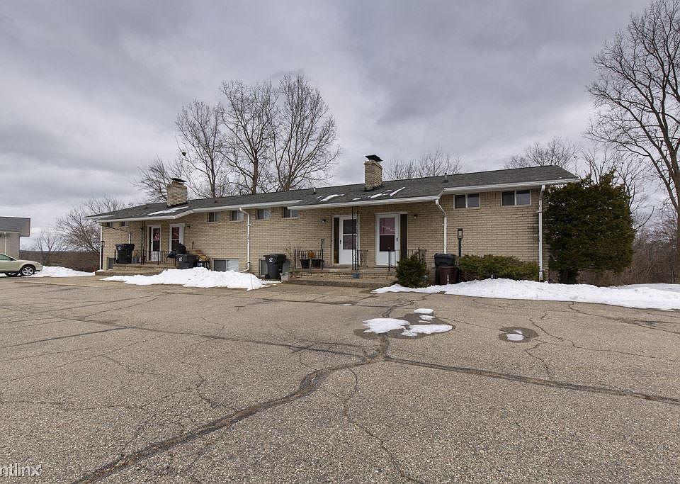 1st image of 153 Huronview Ct
