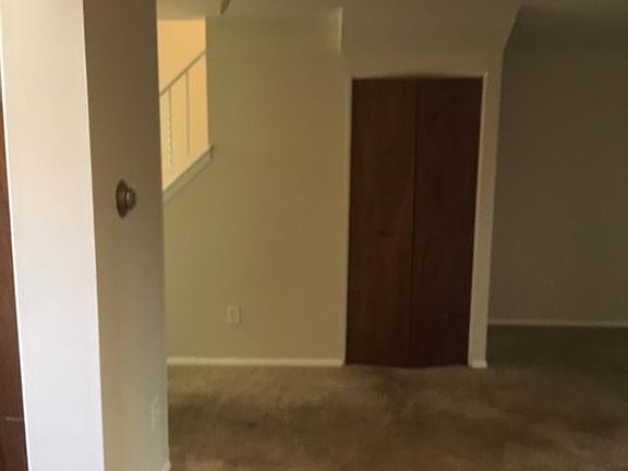 5th image of 320 High Knob Ln