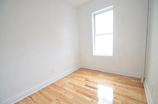 Rented by CITY SKYLINE REALTY INC | media 35