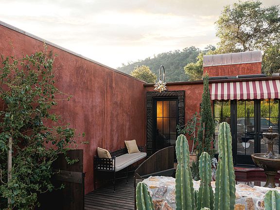 3rd image of 10802 Oak Knoll Rd