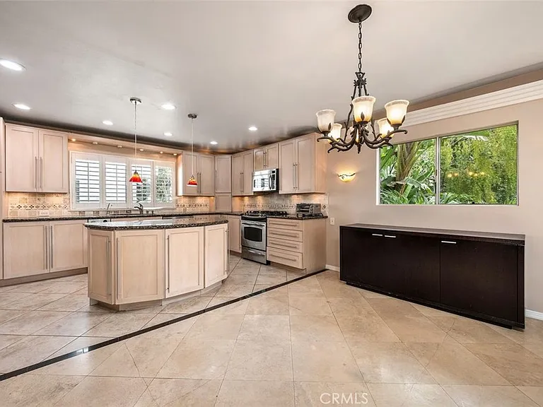 4930 McConnell Ave — Photo 1
