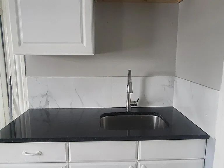 584 Connecticut Ave — Photo 9