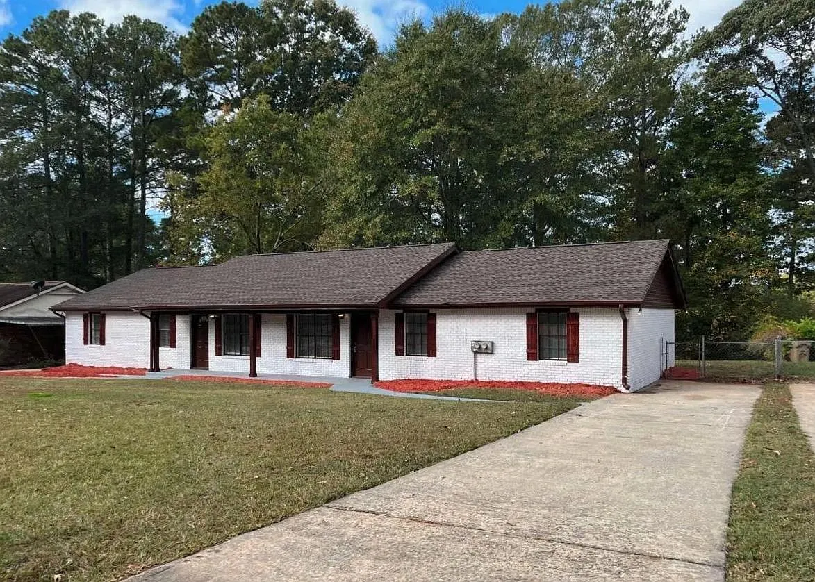 3 bed, 1.5 bath, 1101 sqft, $1,650 — Photo 1
