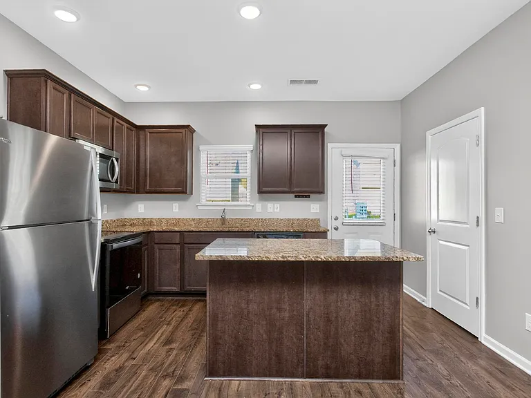 1017 Glen Marcus Dr — Photo 18