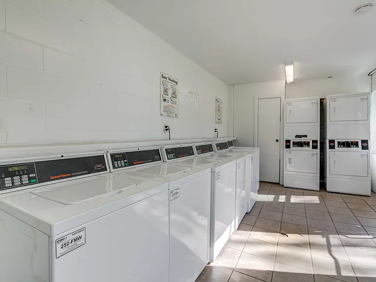 Square One Apartment Homes — Photo 3