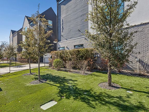 2nd image of 1147 N Madison Ave #107
