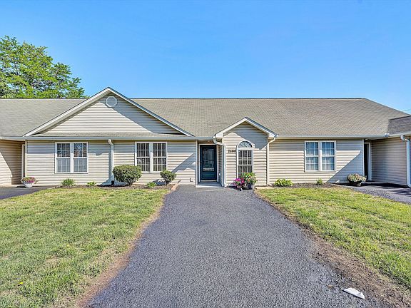 3rd image of 2480 Tuckawana Cir NW #2480
