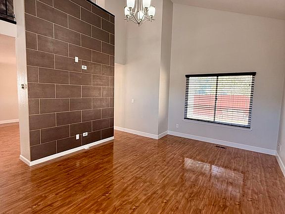 4th image of 2357 Melody Ln