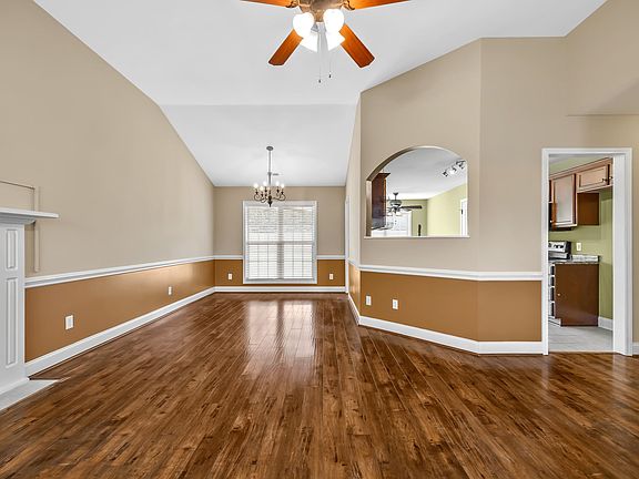 5th image of 232 Metcalf Ct