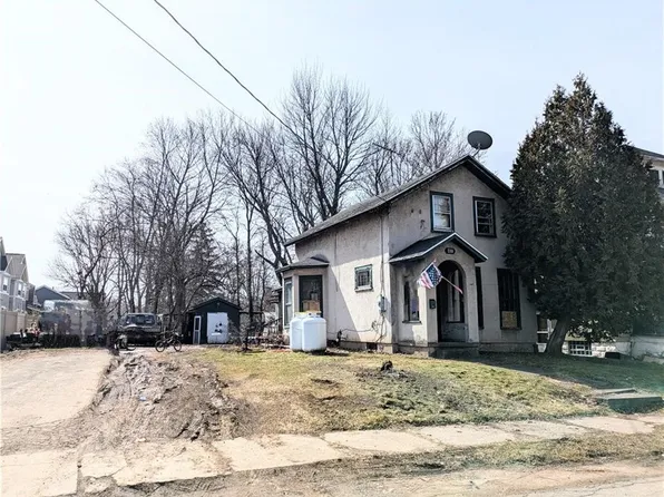 110 Beaver St, Albion, NY 14411