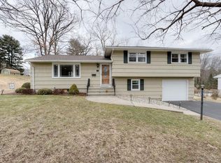 71 Woodside Rd, Ludlow, MA 01056