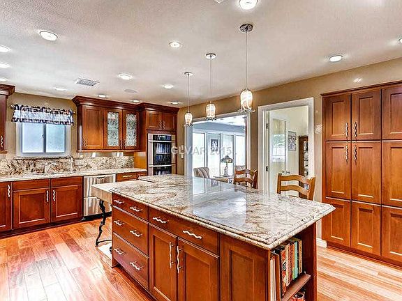 2nd image of 1562 Berendo Dr