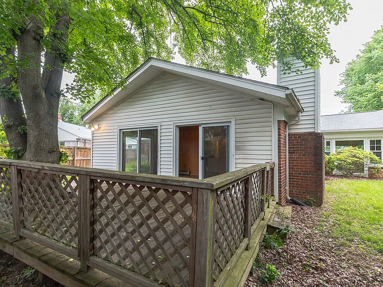 9702 Bellevue Dr — Photo 29