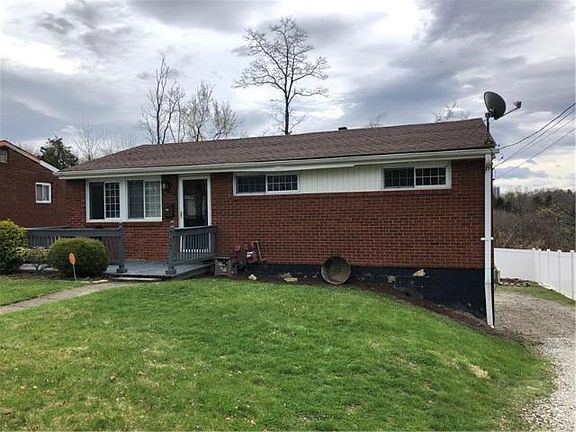 2nd image of 717 Cottonwood Dr
