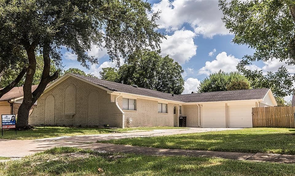 1st image of 15811 Kueben Ln