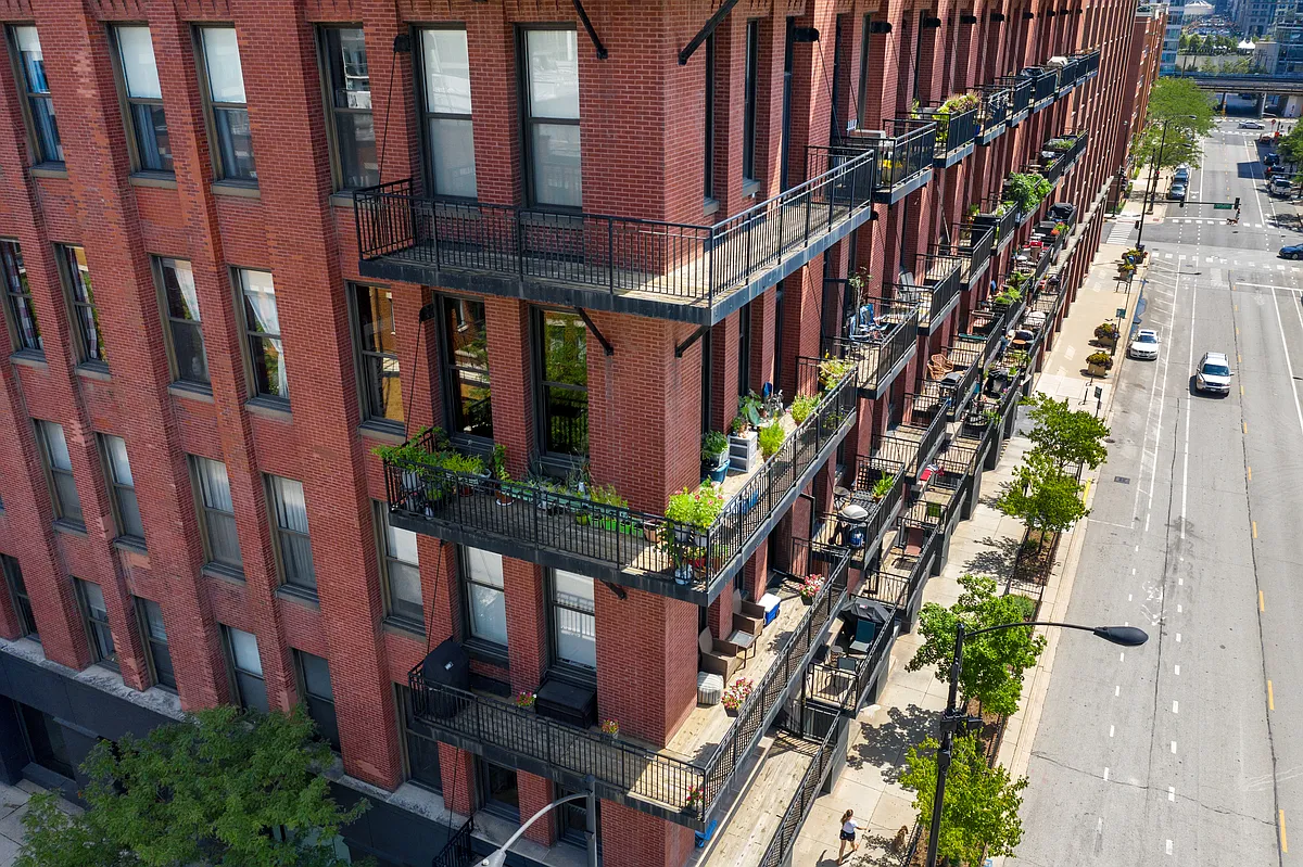 Building Photo - 616 W Fulton St #411