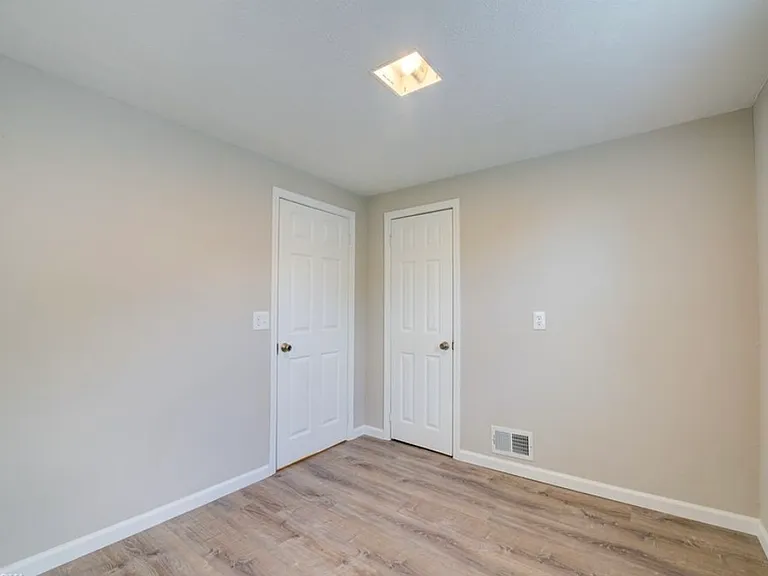 357 Erie Rd — Photo 16