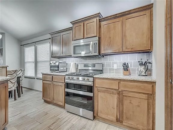 3rd image of 1217 SW 159th Ter