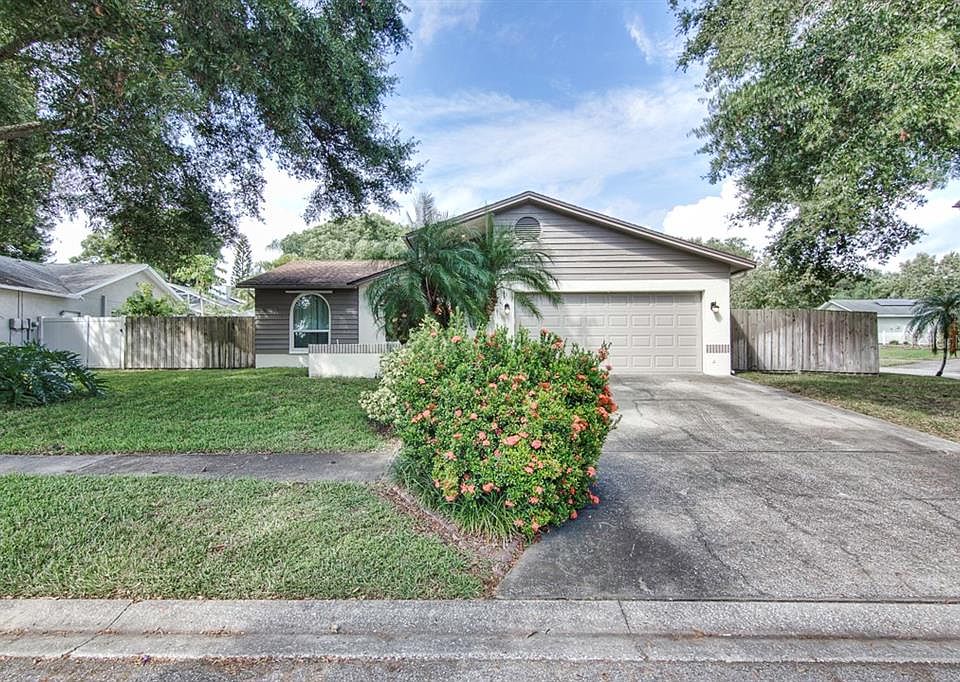 1st image of 712 Harbor Cir
