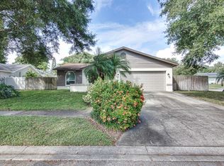 712 Harbor Cir, Palm Harbor, FL 34683