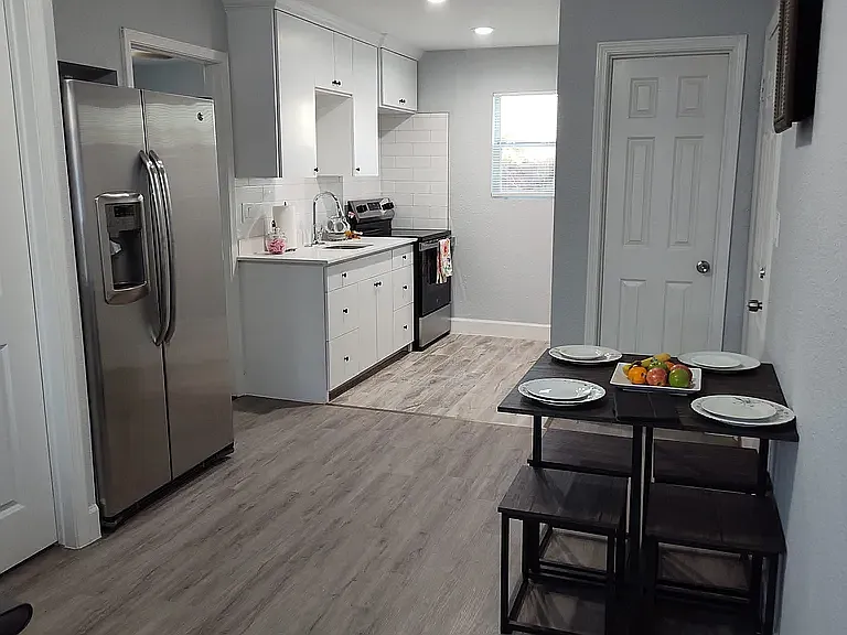 2 bed, 550 sqft, $950 — Photo 2