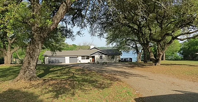 4724 Lakeview Dr — Photo 8