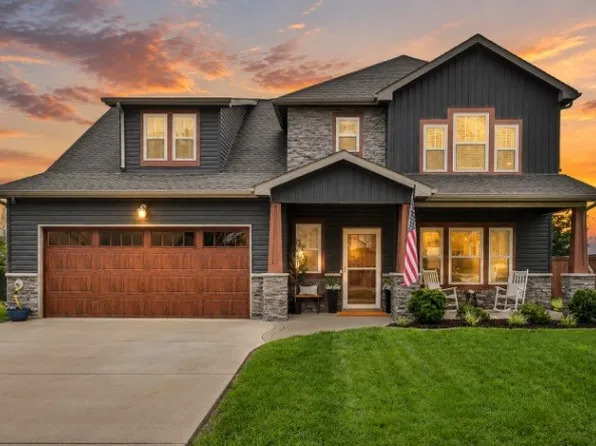 1035 Michaela Cir, Clarksville, TN 37043