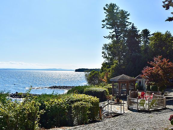 5th image of 882 Point Rd