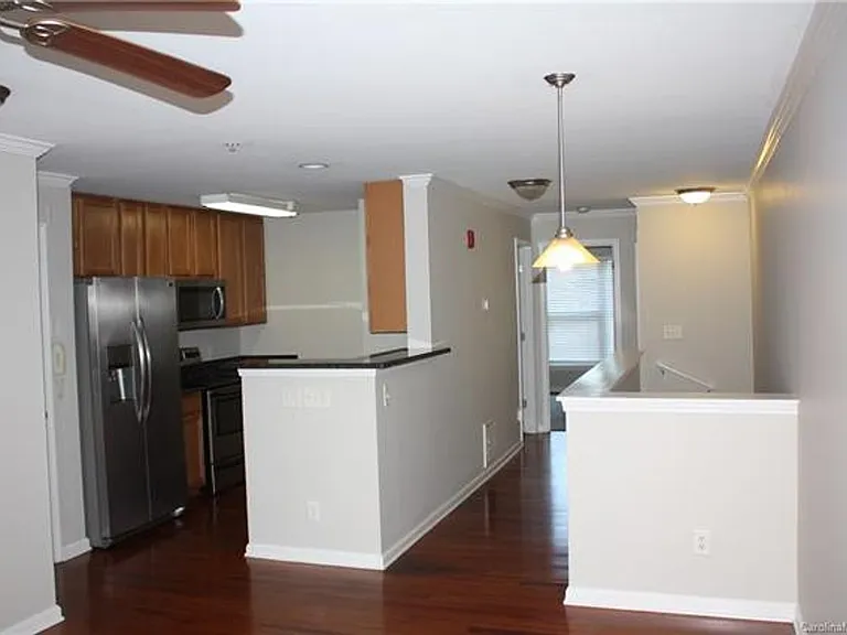537 Donatello Ave — Photo 3