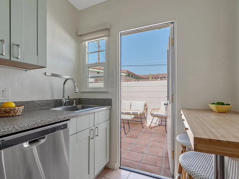 552 S Calle Santa Rosa — Photo 34