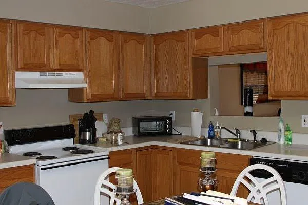 1232 Park Hill Cir NW — Photo 2
