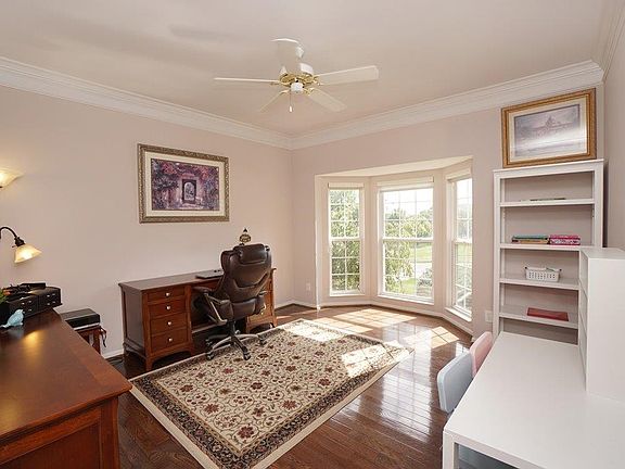 4th image of 6164 Holly Hill Ln
