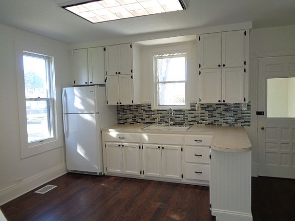 4th image of 501 W Mundy Ave