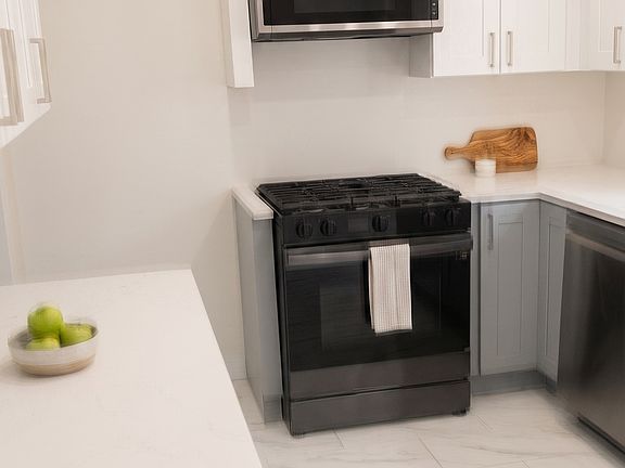 4th image of 510 Hory St