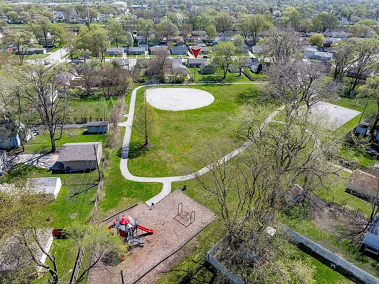 8124 Robertson Pl — Photo 37
