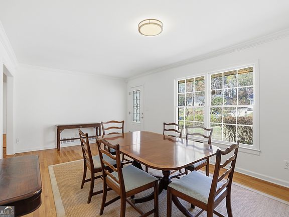 4th image of 2685 Warwick Cir NE