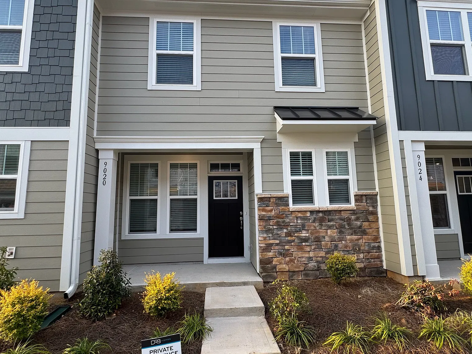 3 bed, 2.5 bath, 1602 sqft, $2,200 — Photo 1