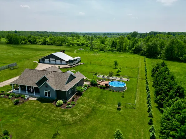 30 Silver Moon Ln, Moira, NY 12957