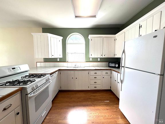3rd image of 168 Pine Street