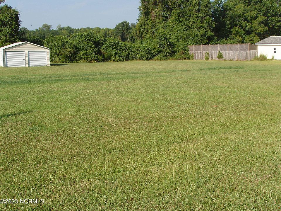 2nd image of 11 Mullen Ct #11
