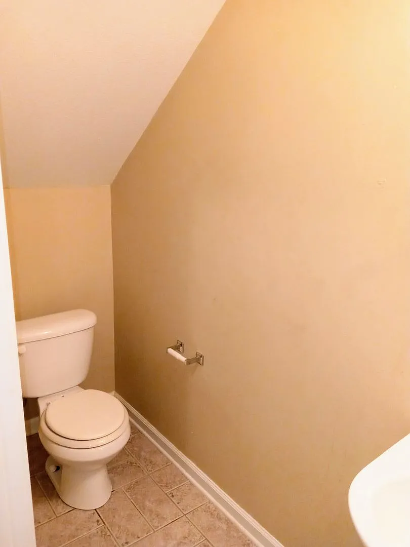Spacious 3 Bed Townhome — Photo 4