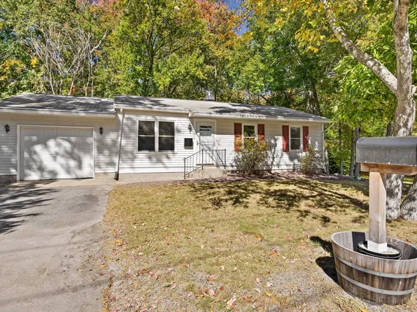 699 Benson Rd, Whitinsville, MA 01588