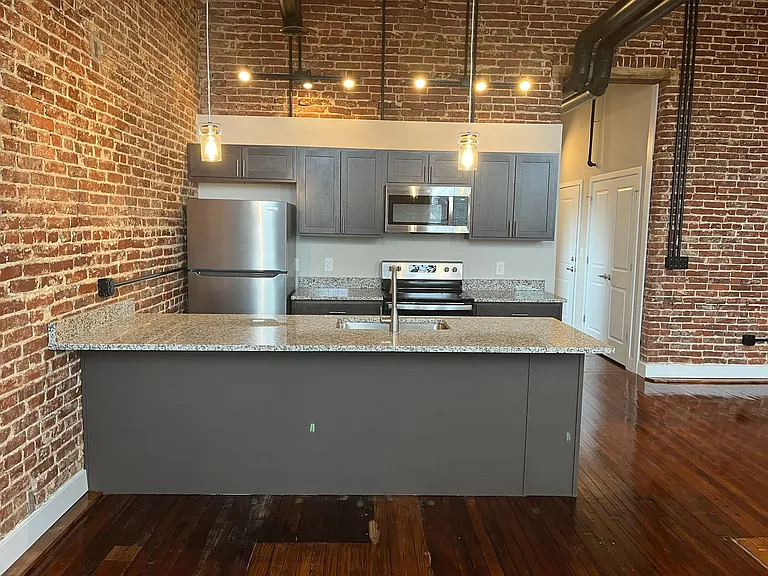 Flats on 3rd — Photo 12