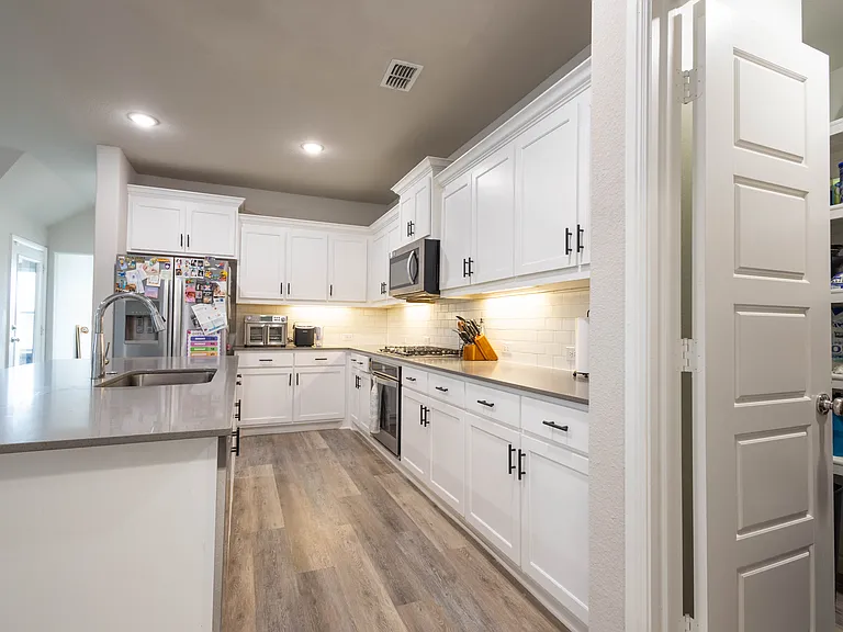 4709 Mayflower Dr — Photo 14