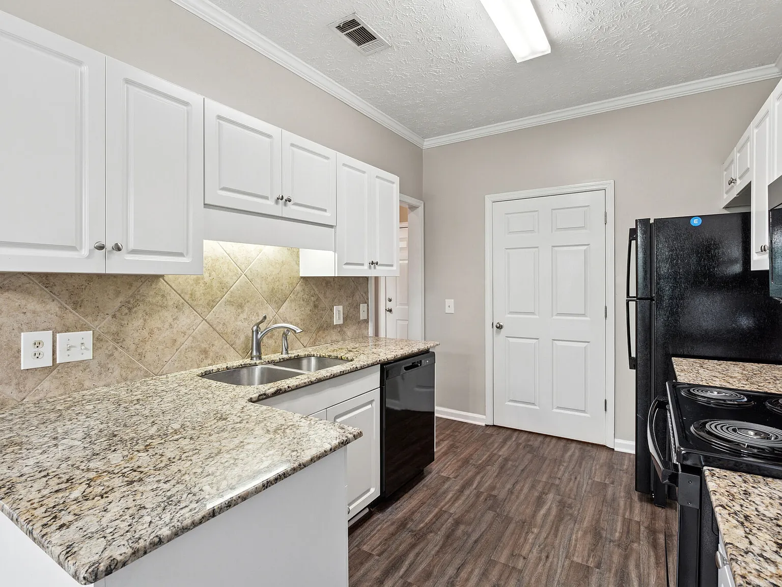 Steeple Crest Apartment Homes — Photo 3
