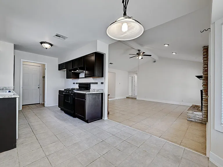 509 Greenway Dr — Photo 6