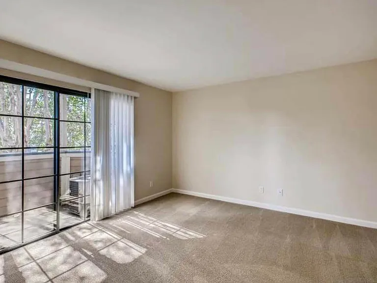 9250 Towne Centre Dr #1 — Photo 12