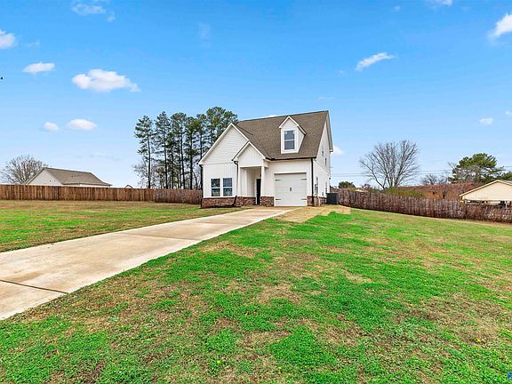 2nd image of 1213 Inglewood Cir