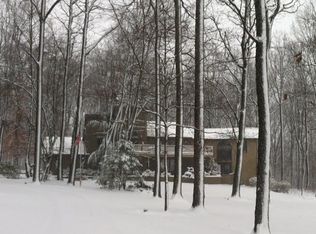 56 Peach Ln, Ronks, PA 17572